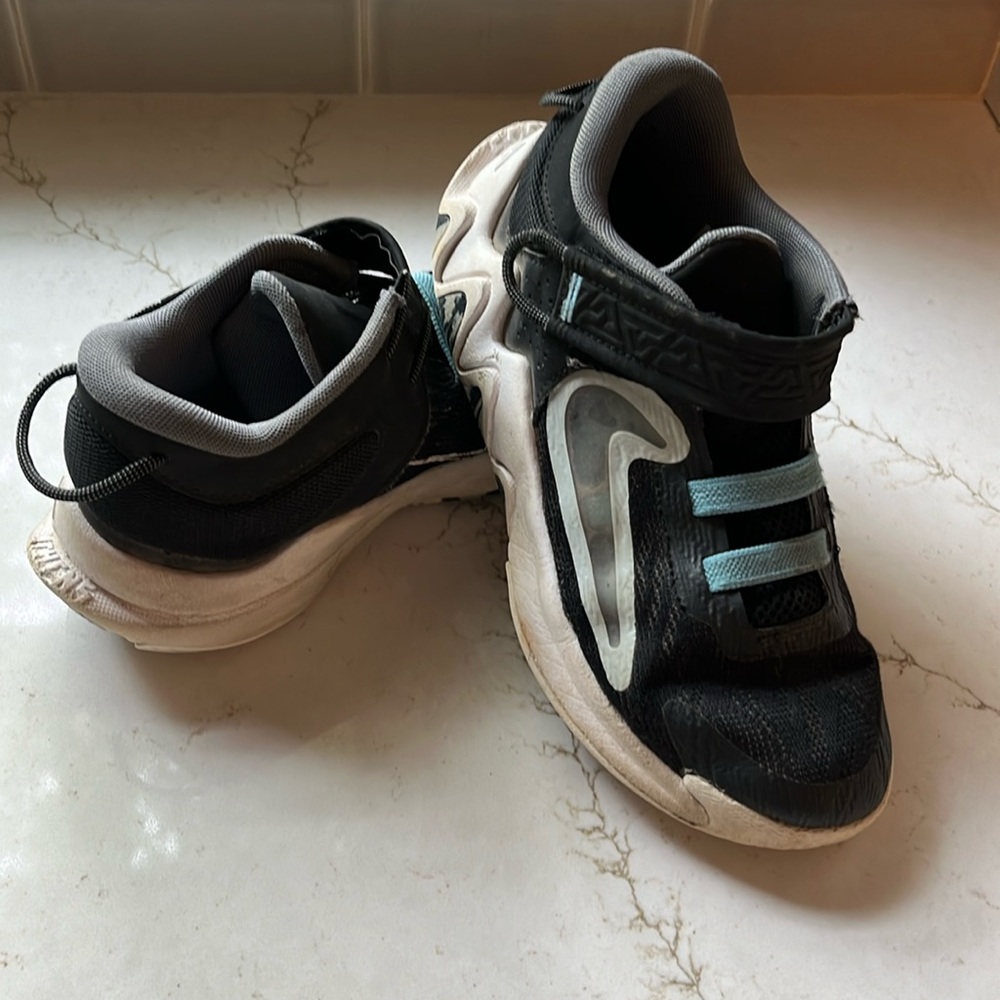 Boys Nike Basketball Sneakers - Giannis